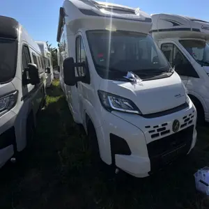 Partially integrated camper van Ford Chausson