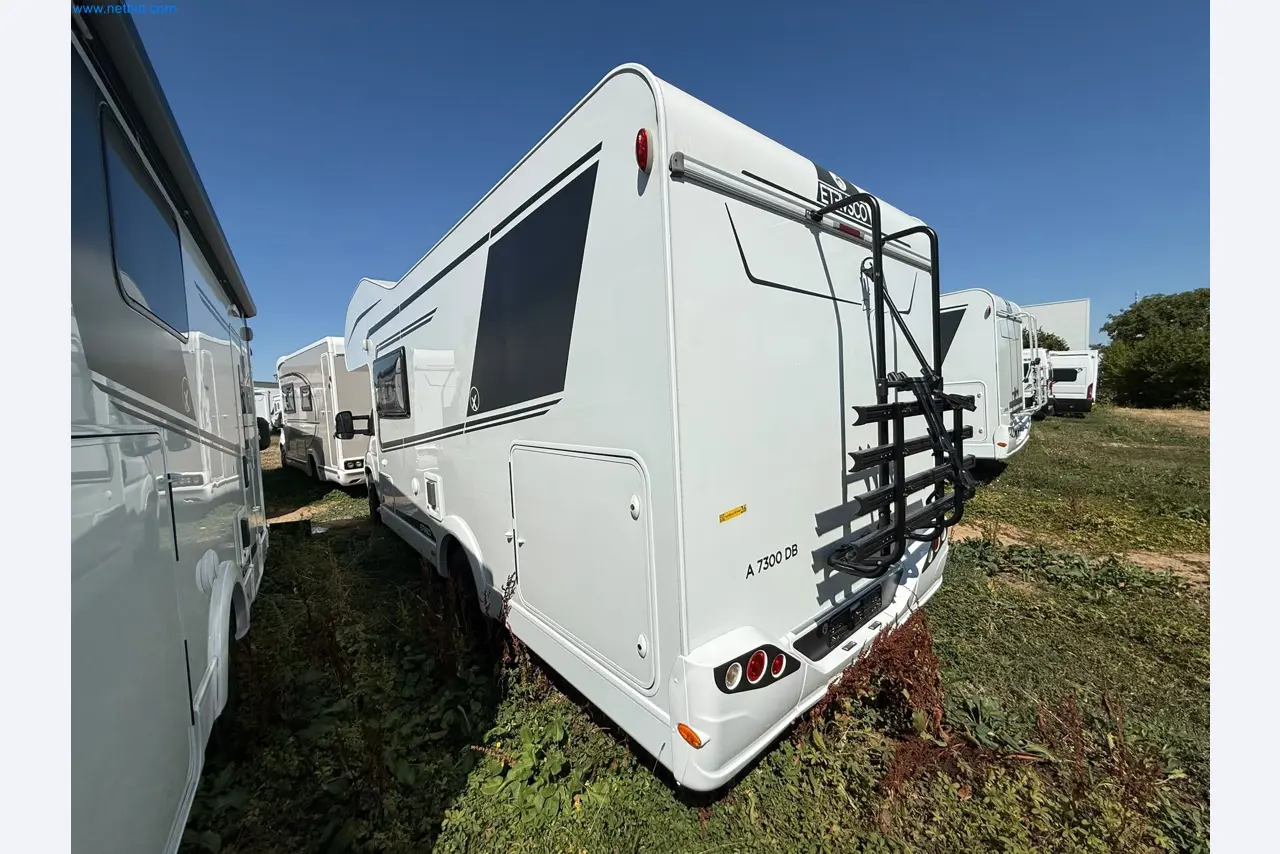 Motorhomes and recreational vehicles, travel trailers, caravan accessories, trucks, office and workshop equipment-11