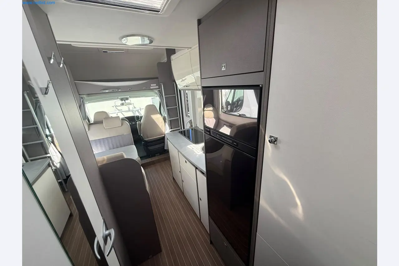 Motorhomes and recreational vehicles, travel trailers, caravan accessories, trucks, office and workshop equipment-13