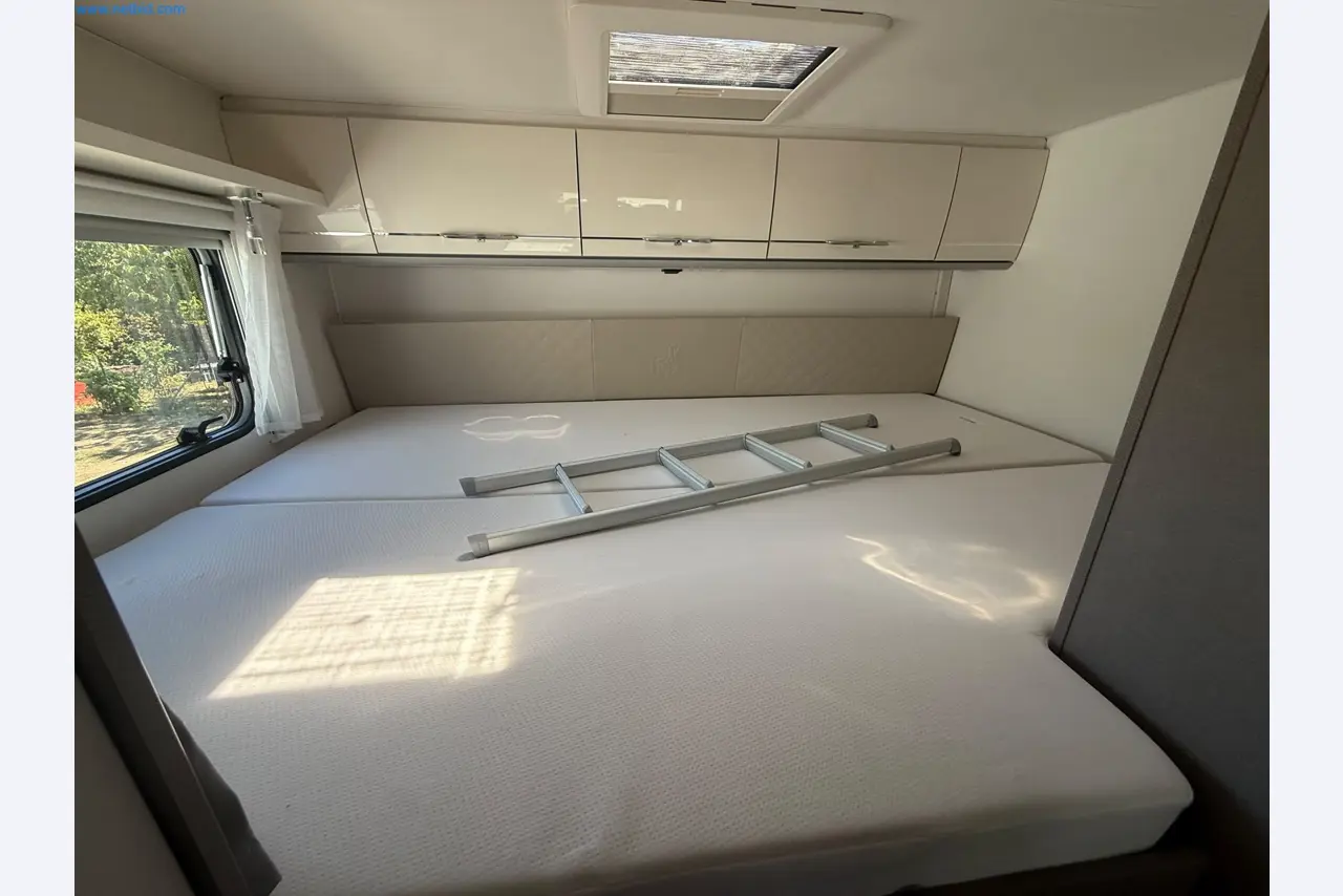 Motorhomes and recreational vehicles, travel trailers, caravan accessories, trucks, office and workshop equipment-15