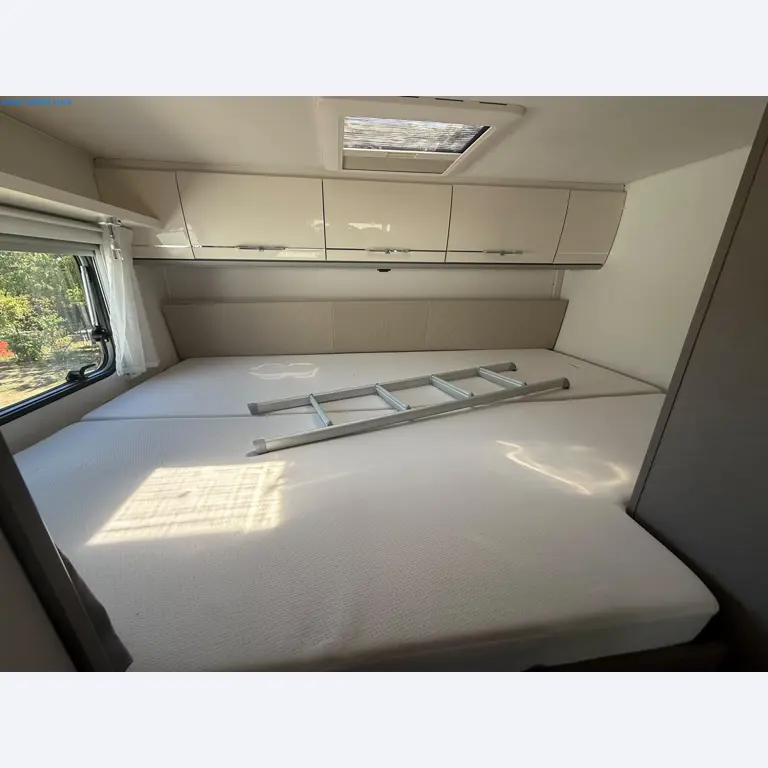 Motorhomes and recreational vehicles, travel trailers, caravan accessories, trucks, office and workshop equipment-15