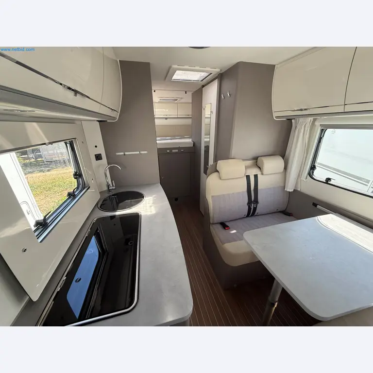 Motorhomes and recreational vehicles, travel trailers, caravan accessories, trucks, office and workshop equipment-18