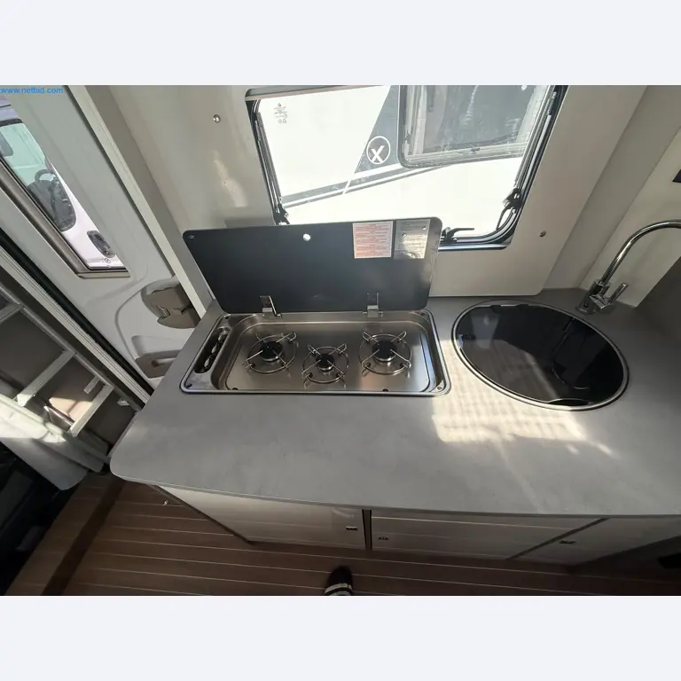 Motorhomes and recreational vehicles, travel trailers, caravan accessories, trucks, office and workshop equipment-6