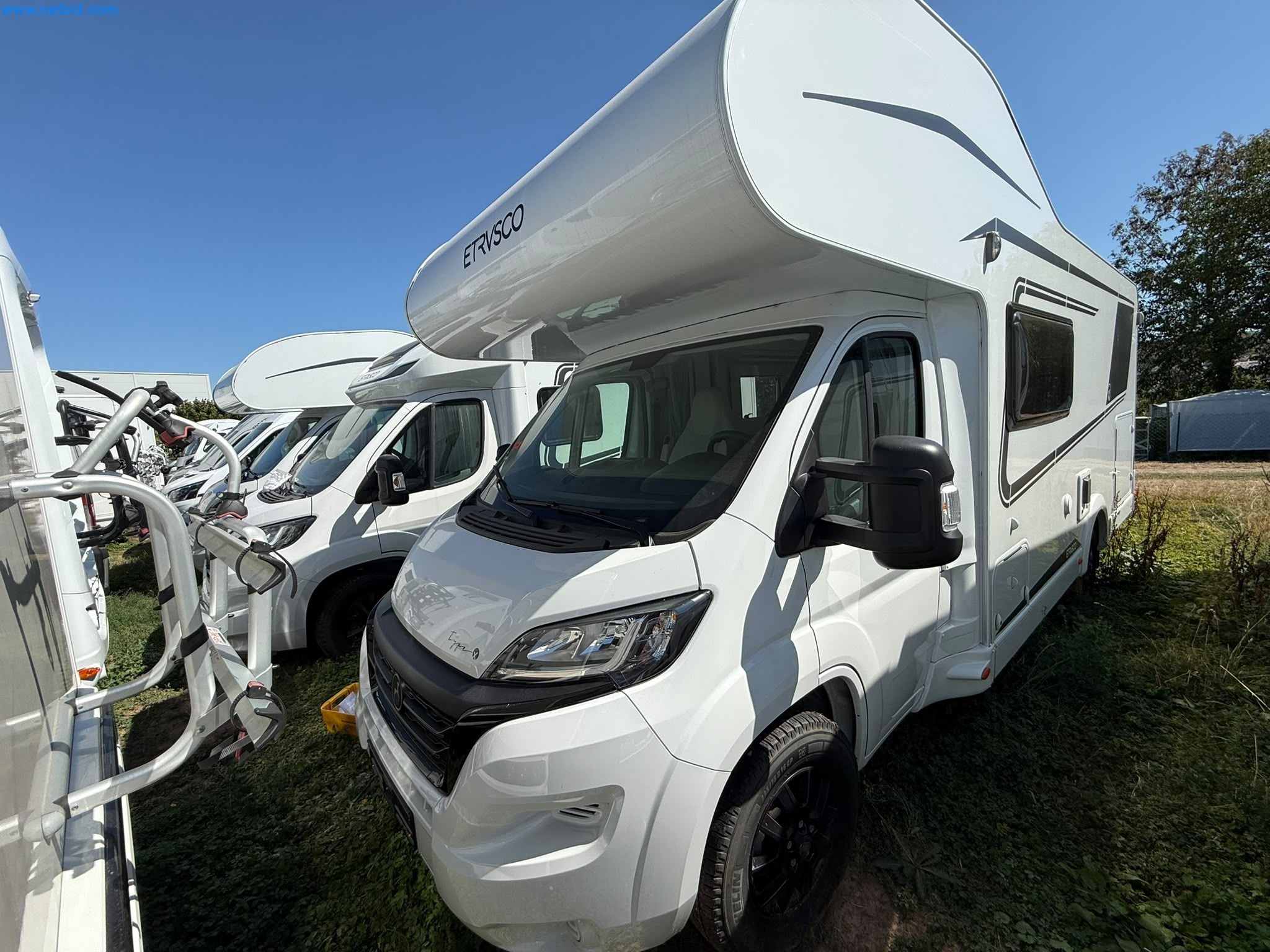 Motorhomes and recreational vehicles, travel trailers, caravan accessories, trucks, office and workshop equipment-7