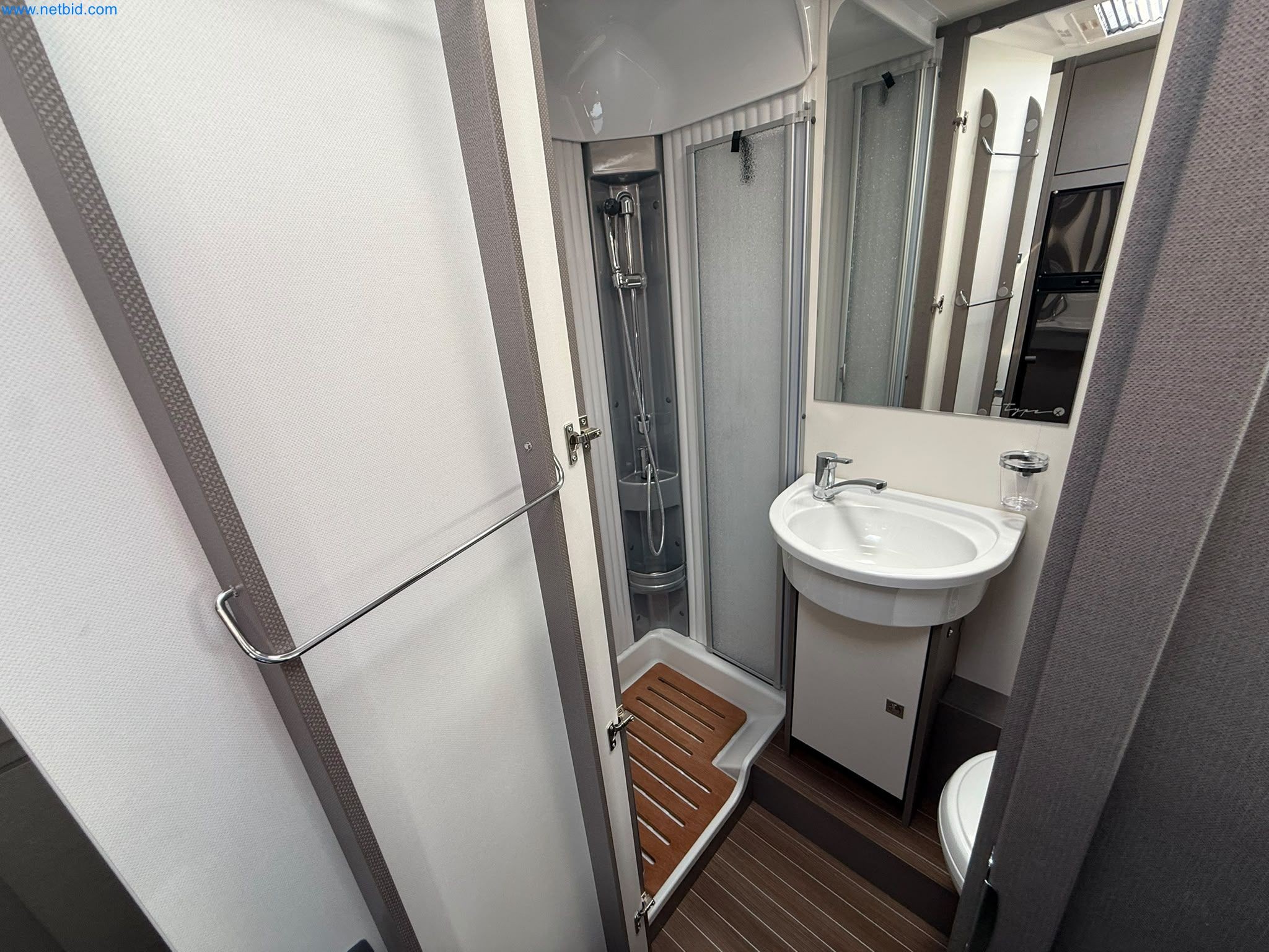 Motorhomes and recreational vehicles, travel trailers, caravan accessories, trucks, office and workshop equipment-8