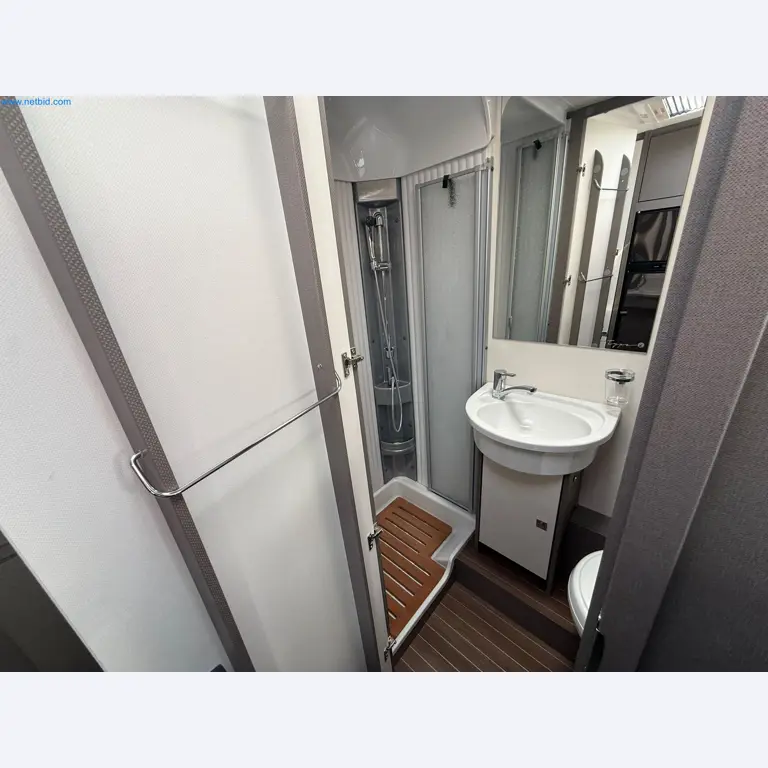 Motorhomes and recreational vehicles, travel trailers, caravan accessories, trucks, office and workshop equipment-8