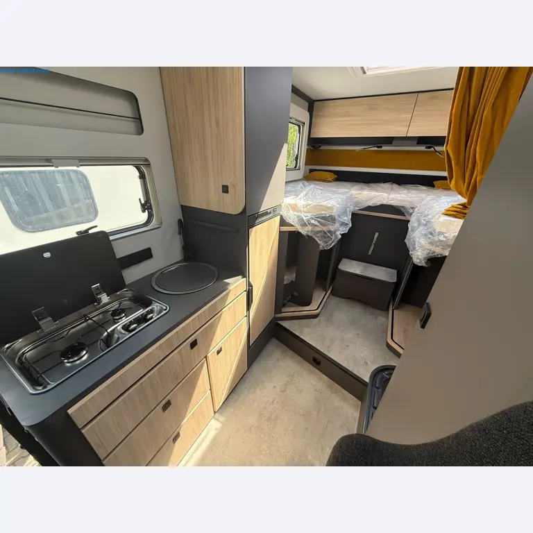 Motorhomes and recreational vehicles, travel trailers, caravan accessories, trucks, office and workshop equipment-10