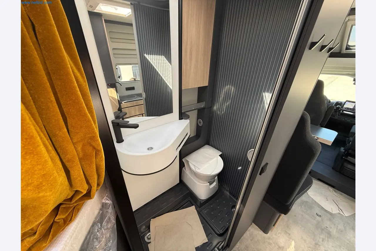 Motorhomes and recreational vehicles, travel trailers, caravan accessories, trucks, office and workshop equipment-11
