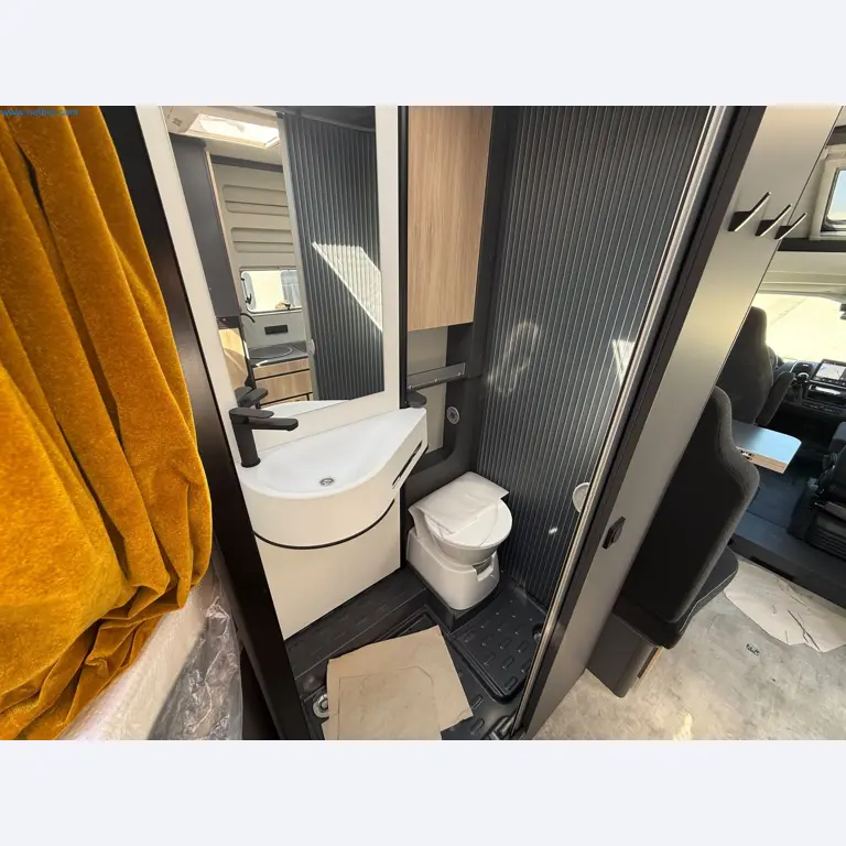Motorhomes and recreational vehicles, travel trailers, caravan accessories, trucks, office and workshop equipment-11