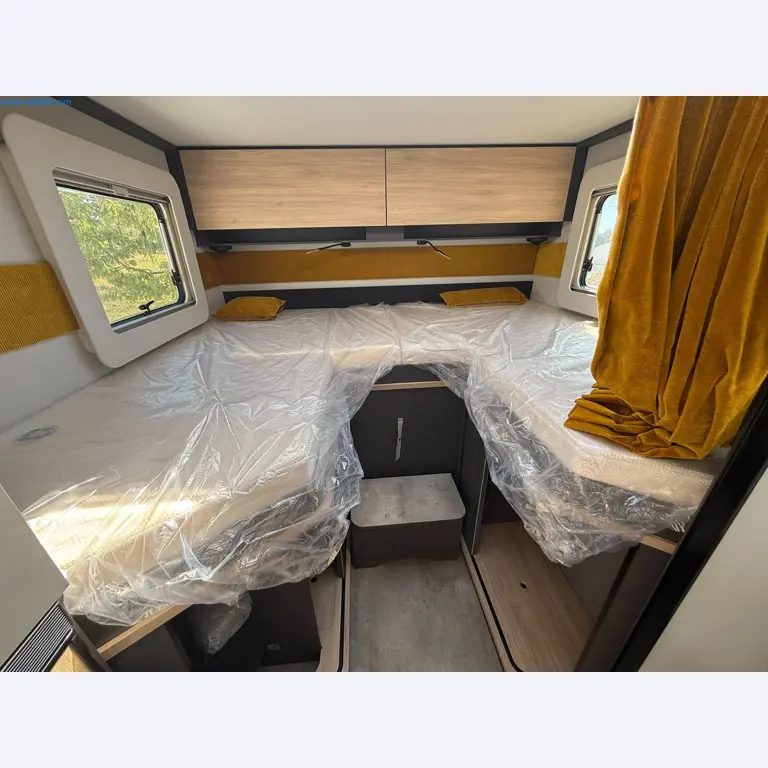 Motorhomes and recreational vehicles, travel trailers, caravan accessories, trucks, office and workshop equipment-12
