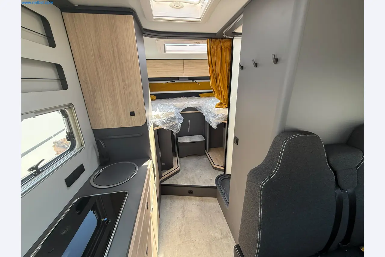 Motorhomes and recreational vehicles, travel trailers, caravan accessories, trucks, office and workshop equipment-3