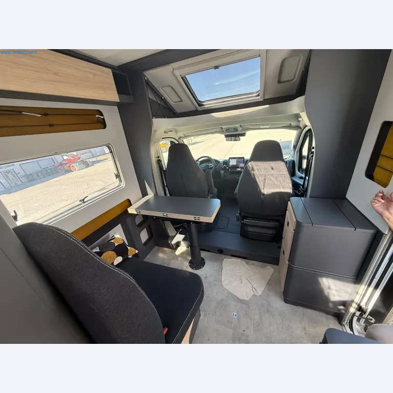 Motorhomes and recreational vehicles, travel trailers, caravan accessories, trucks, office and workshop equipment-4