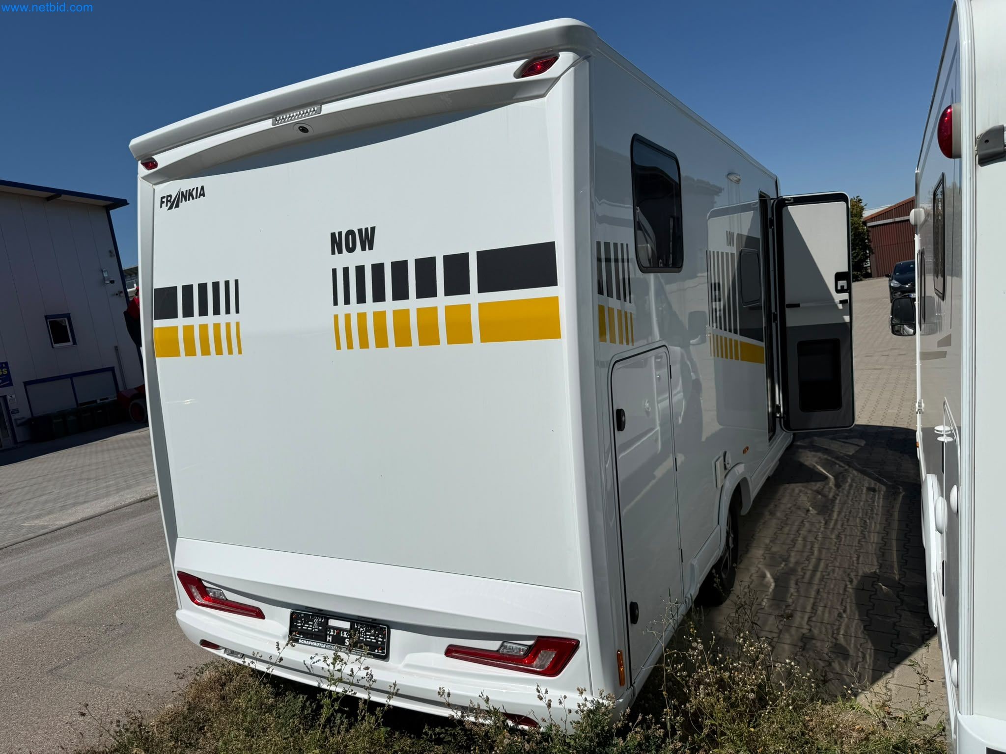 Motorhomes and recreational vehicles, travel trailers, caravan accessories, trucks, office and workshop equipment-7