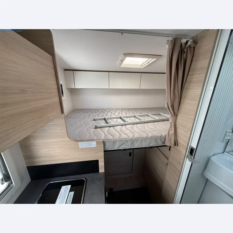 Motorhomes and recreational vehicles, travel trailers, caravan accessories, trucks, office and workshop equipment-10