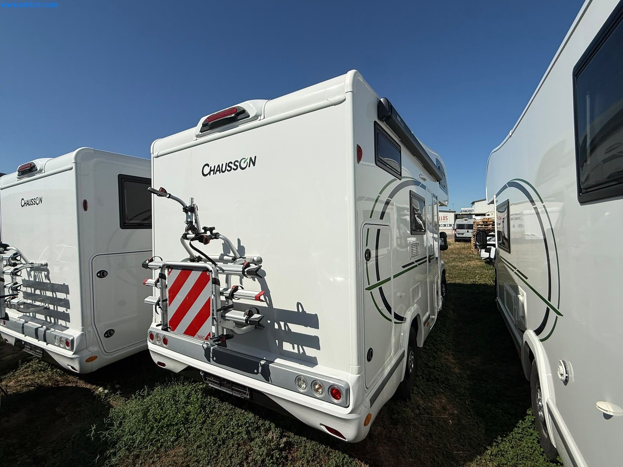 Motorhomes and recreational vehicles, travel trailers, caravan accessories, trucks, office and workshop equipment-12