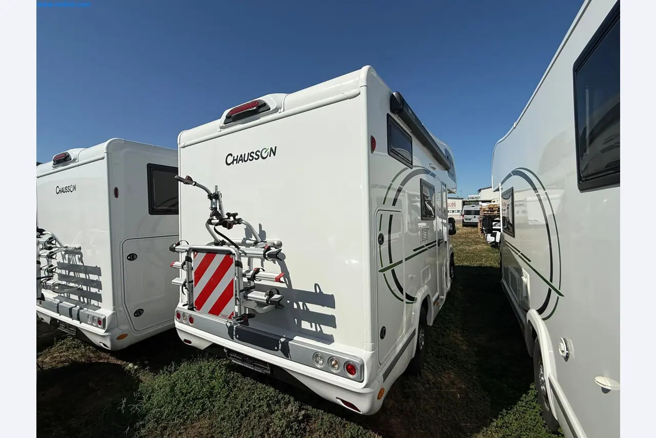 Motorhomes and recreational vehicles, travel trailers, caravan accessories, trucks, office and workshop equipment-12