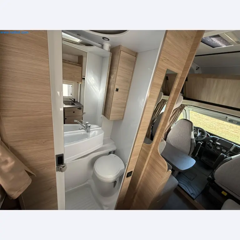 Motorhomes and recreational vehicles, travel trailers, caravan accessories, trucks, office and workshop equipment-3