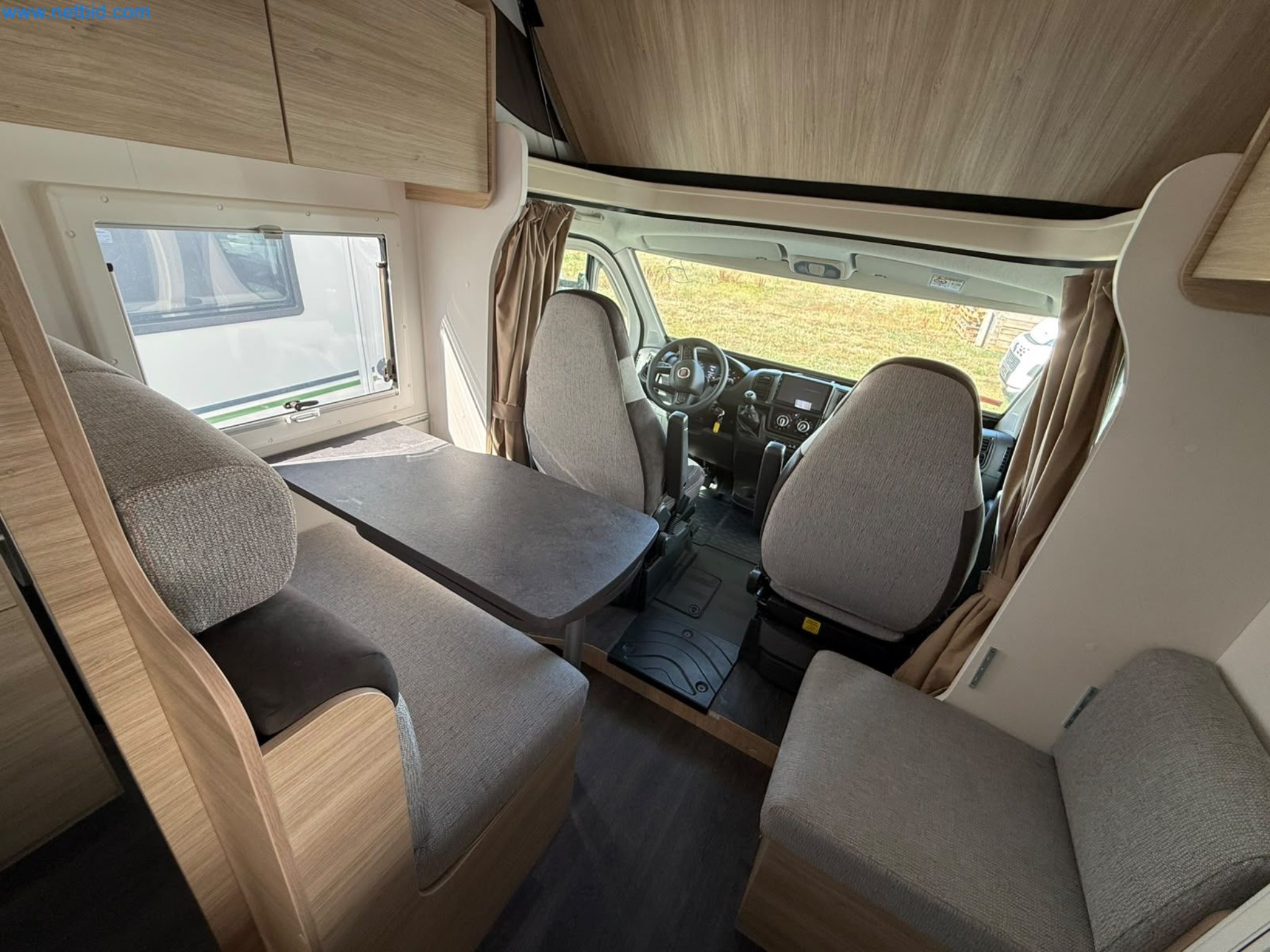 Motorhomes and recreational vehicles, travel trailers, caravan accessories, trucks, office and workshop equipment-4