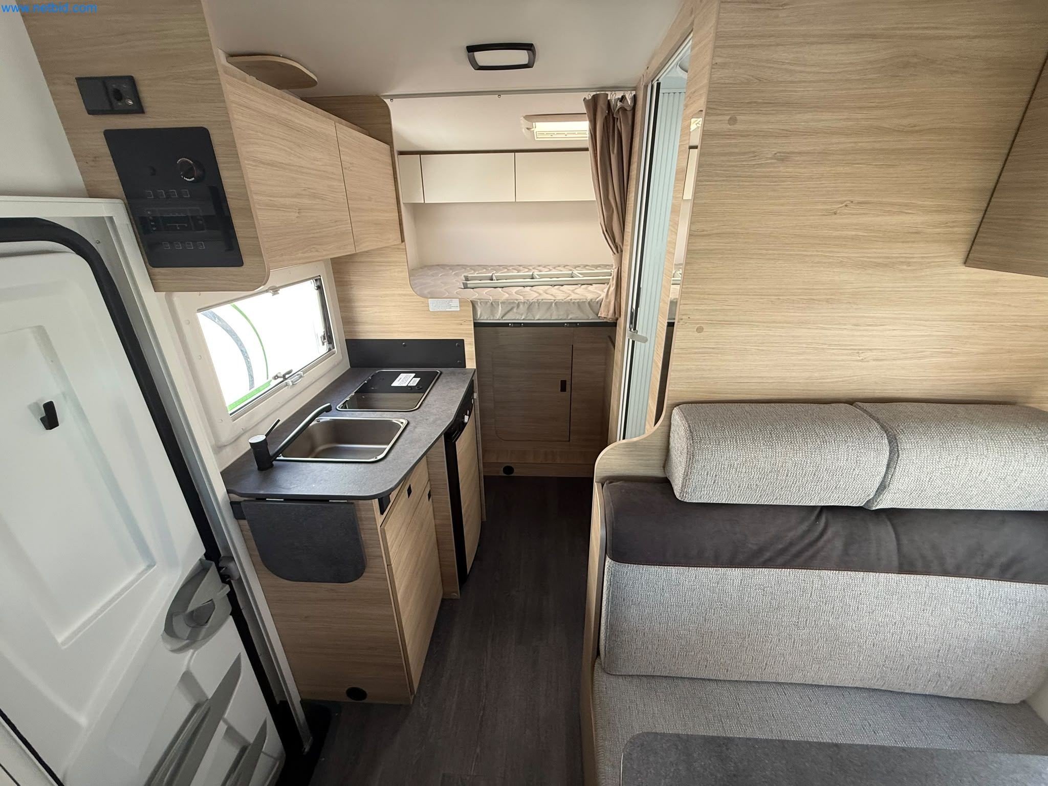 Motorhomes and recreational vehicles, travel trailers, caravan accessories, trucks, office and workshop equipment-8