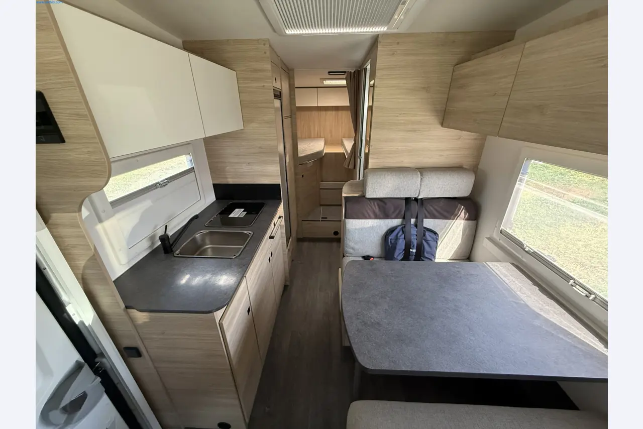 Motorhomes and recreational vehicles, travel trailers, RV accessories, trucks, office and workshop equipment-11