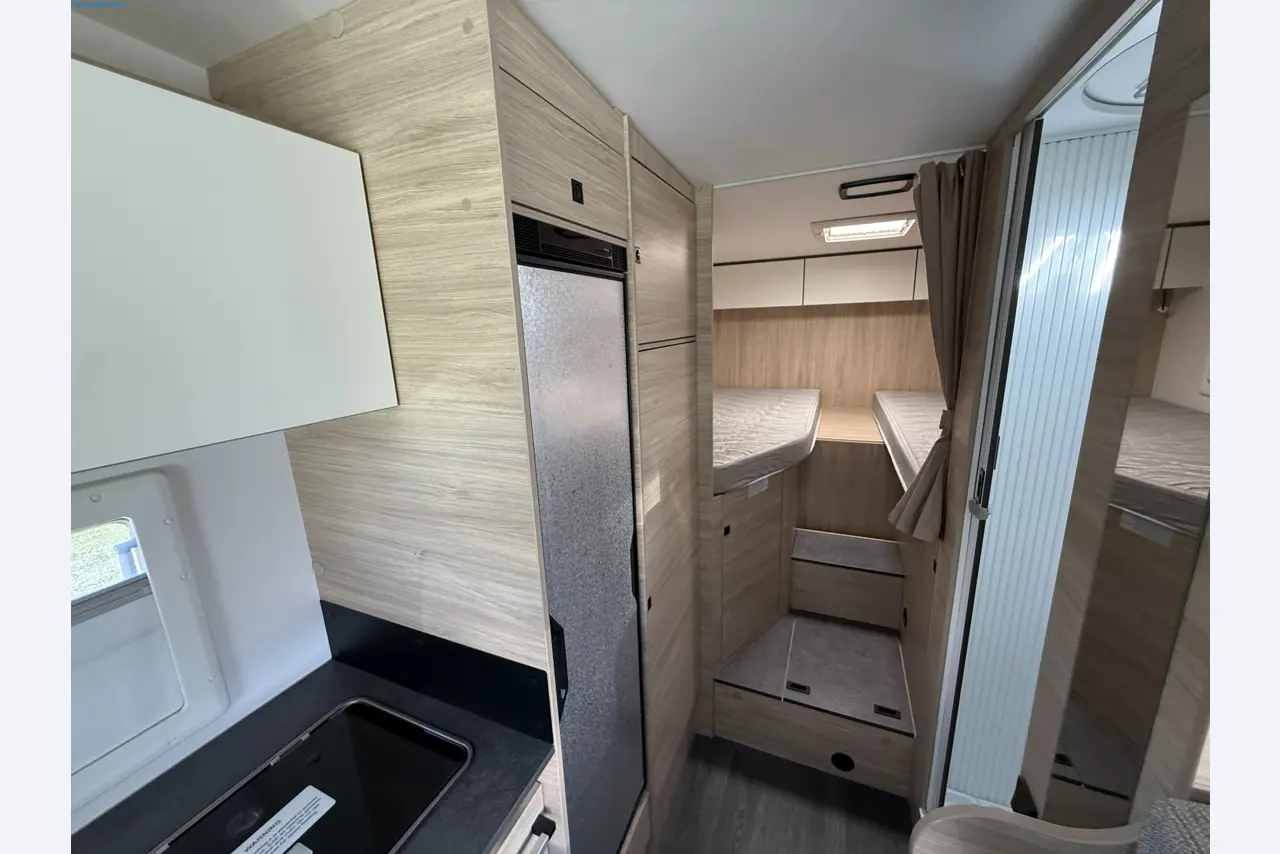 Motorhomes and recreational vehicles, travel trailers, RV accessories, trucks, office and workshop equipment-15