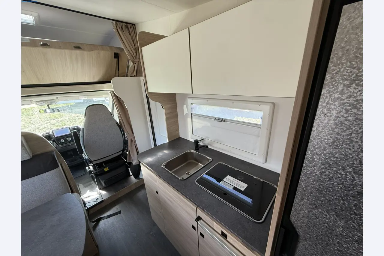 Motorhomes and recreational vehicles, travel trailers, RV accessories, trucks, office and workshop equipment-16