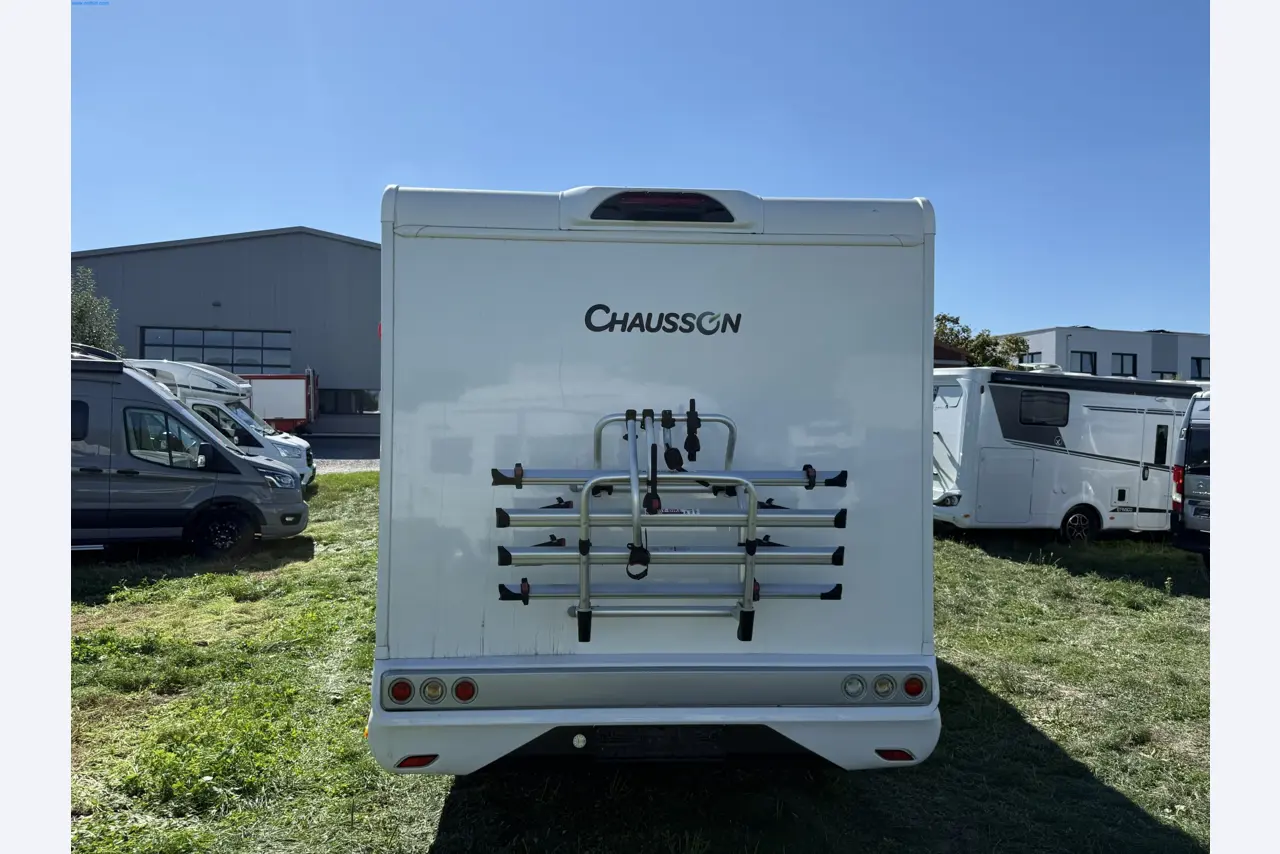 Motorhomes and recreational vehicles, travel trailers, RV accessories, trucks, office and workshop equipment-4