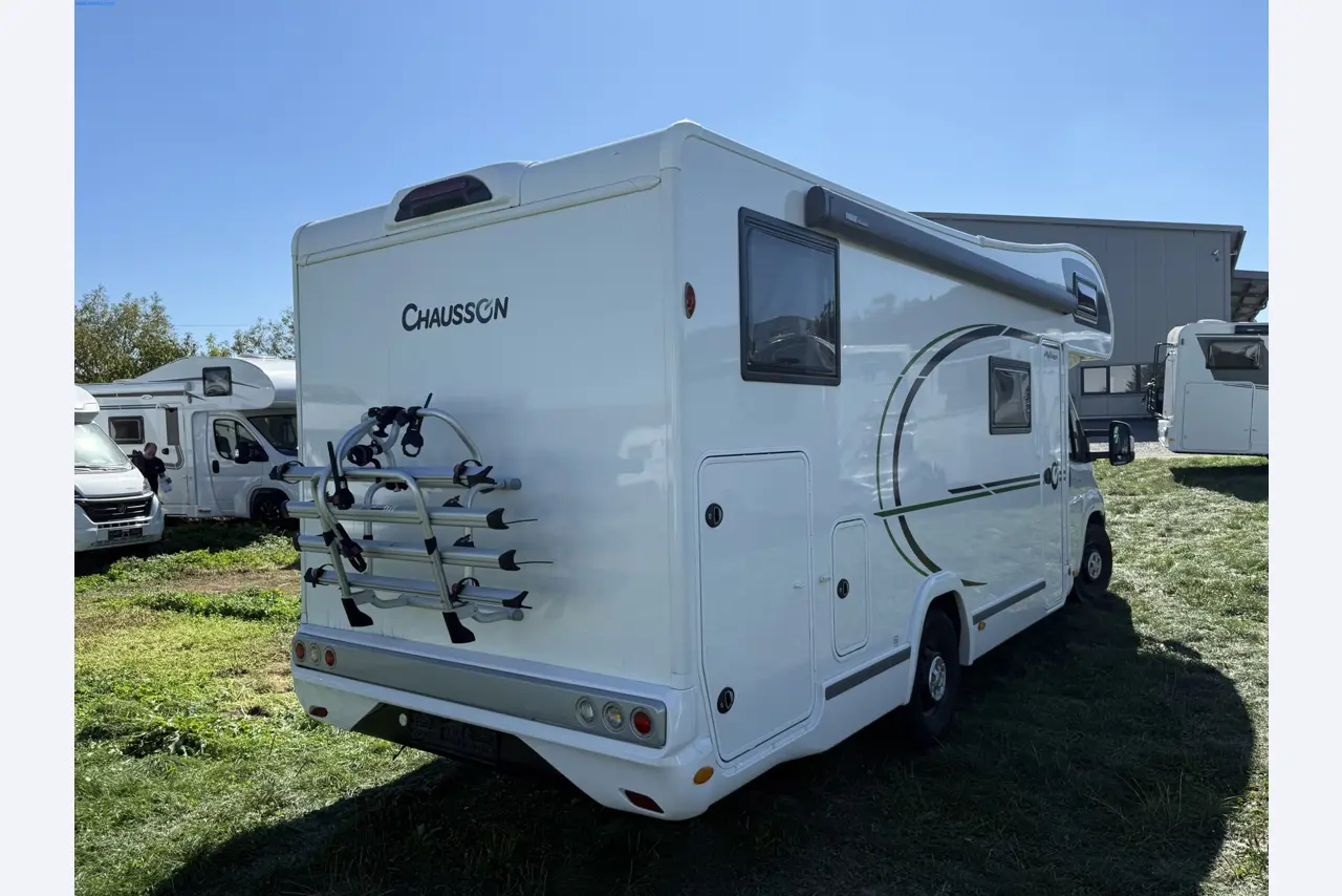 Motorhomes and recreational vehicles, travel trailers, RV accessories, trucks, office and workshop equipment-5