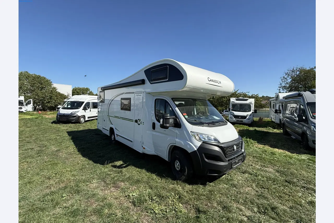 Motorhomes and recreational vehicles, travel trailers, RV accessories, trucks, office and workshop equipment-7