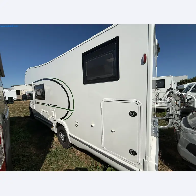 Motorhomes and recreational vehicles, travel trailers, caravan accessories, trucks, office and workshop equipment-10