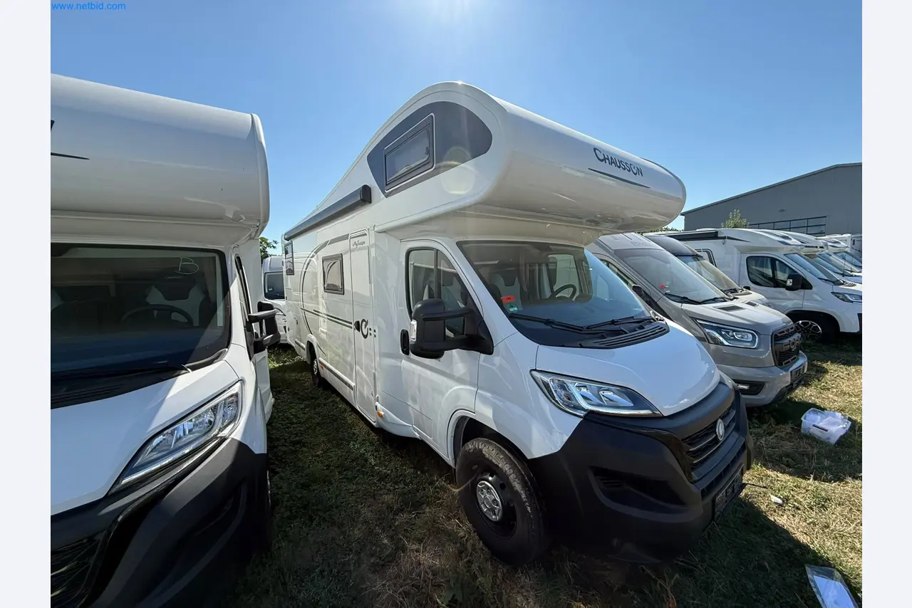 Motorhomes and recreational vehicles, travel trailers, caravan accessories, trucks, office and workshop equipment-11