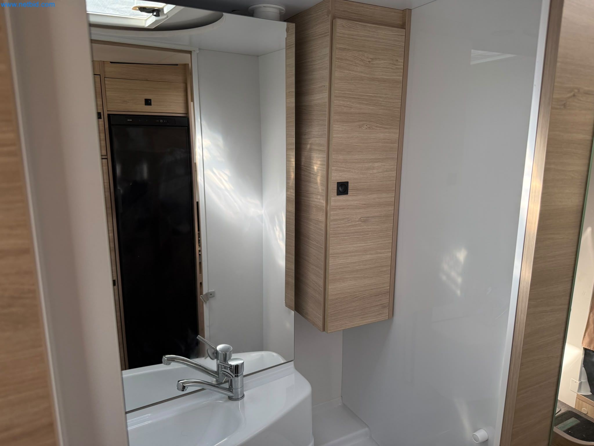 Motorhomes and recreational vehicles, travel trailers, caravan accessories, trucks, office and workshop equipment-12