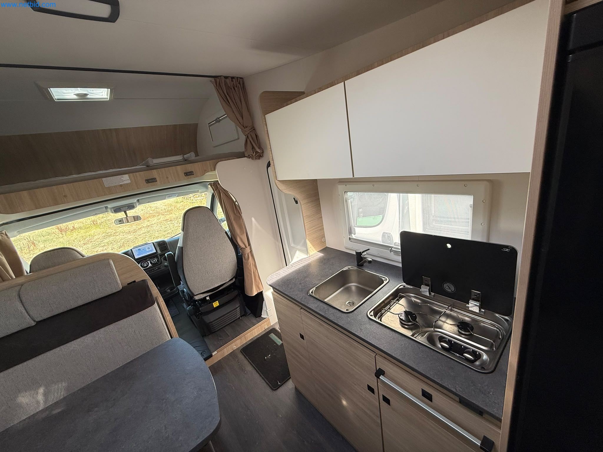 Motorhomes and recreational vehicles, travel trailers, caravan accessories, trucks, office and workshop equipment-14