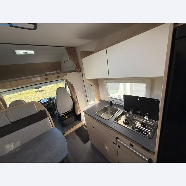 Motorhomes and recreational vehicles, travel trailers, caravan accessories, trucks, office and workshop equipment-14