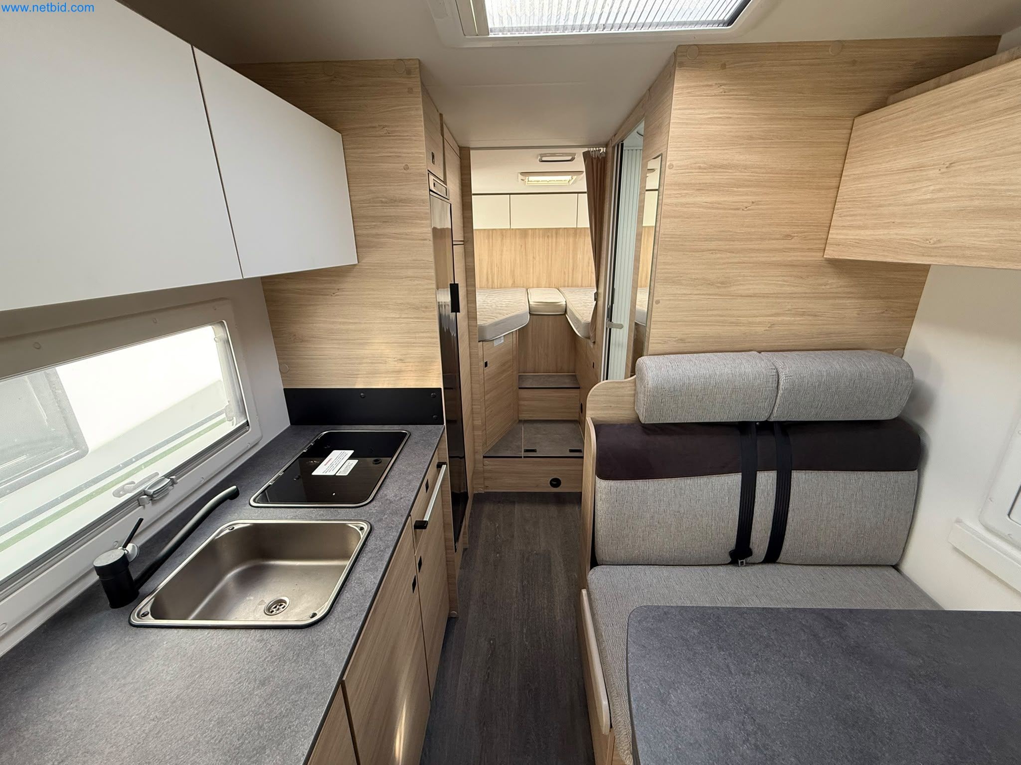 Motorhomes and recreational vehicles, travel trailers, caravan accessories, trucks, office and workshop equipment-15