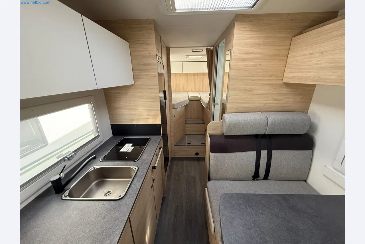 Motorhomes and recreational vehicles, travel trailers, caravan accessories, trucks, office and workshop equipment-15