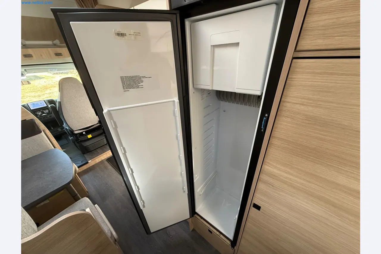 Motorhomes and recreational vehicles, travel trailers, caravan accessories, trucks, office and workshop equipment-18