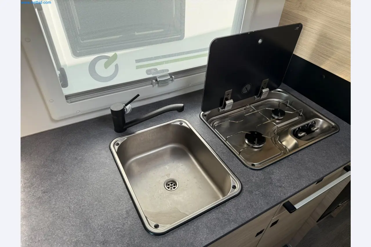 Motorhomes and recreational vehicles, travel trailers, caravan accessories, trucks, office and workshop equipment-5