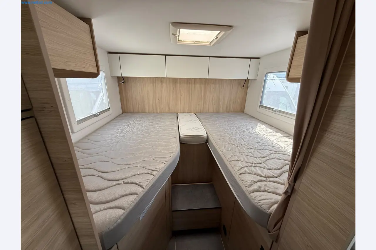 Motorhomes and recreational vehicles, travel trailers, caravan accessories, trucks, office and workshop equipment-8