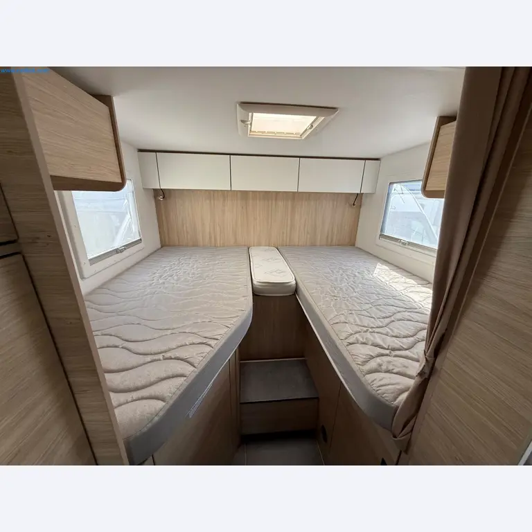 Motorhomes and recreational vehicles, travel trailers, caravan accessories, trucks, office and workshop equipment-8