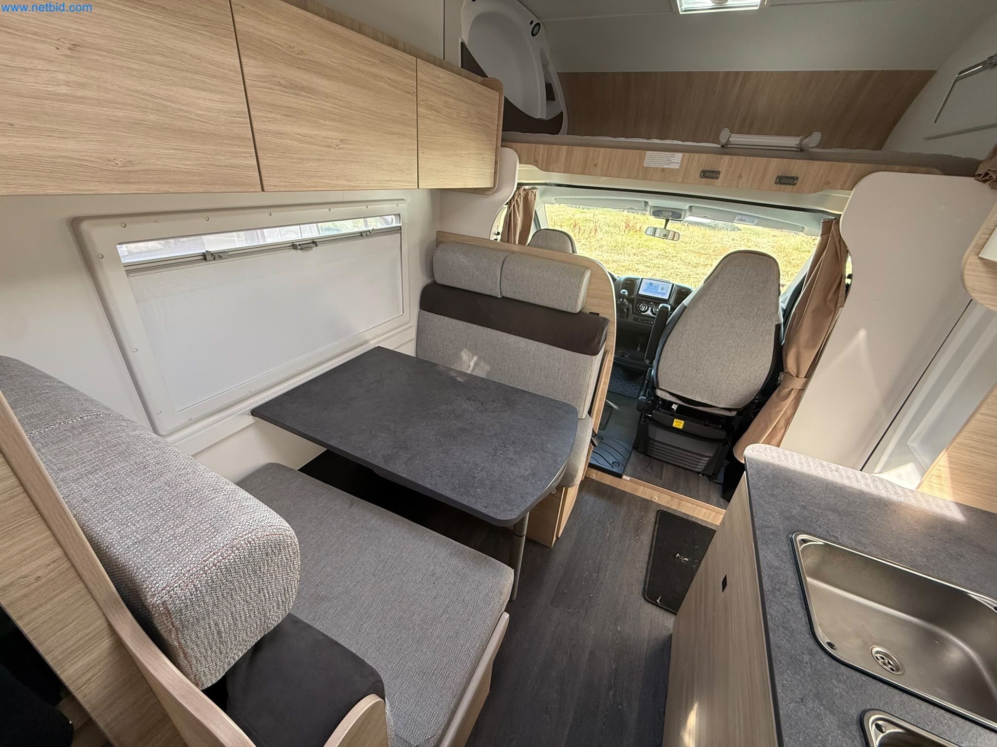 Motorhomes and recreational vehicles, travel trailers, caravan accessories, trucks, office and workshop equipment-9