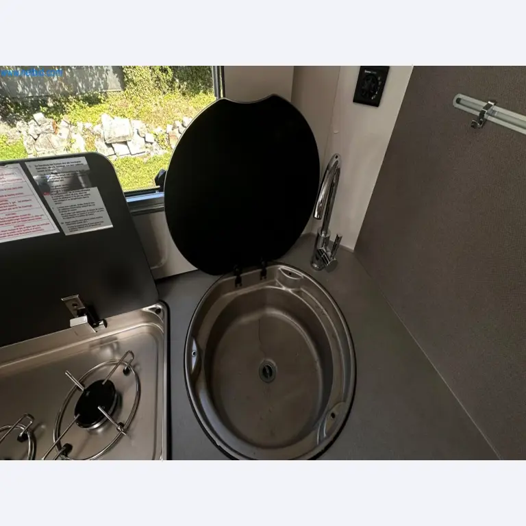Motorhomes and recreational vehicles, travel trailers, caravan accessories, trucks, office and workshop equipment-10