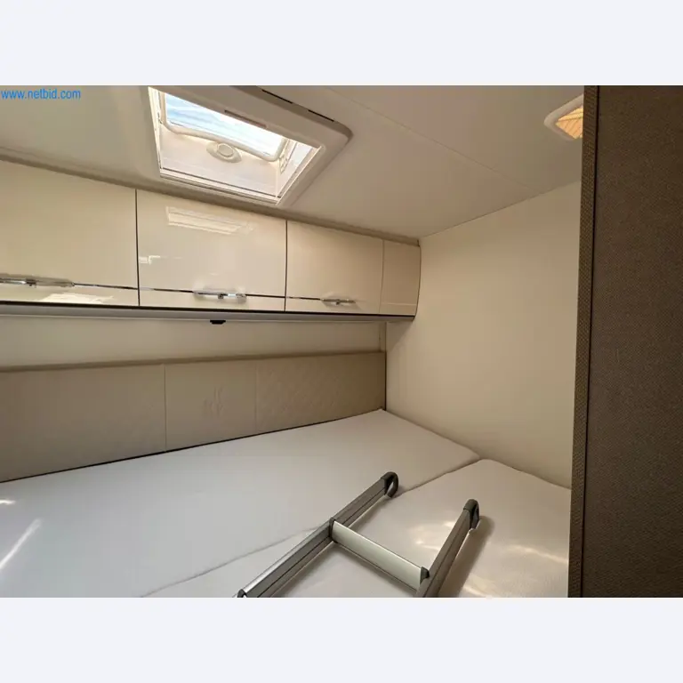Motorhomes and recreational vehicles, travel trailers, caravan accessories, trucks, office and workshop equipment-14