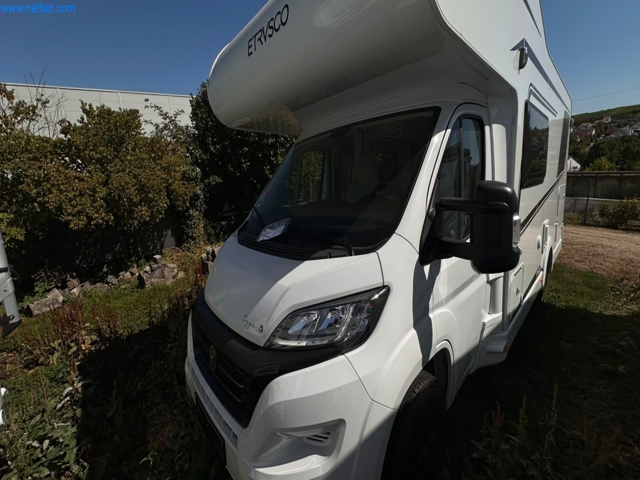 Motorhomes and recreational vehicles, travel trailers, caravan accessories, trucks, office and workshop equipment-17