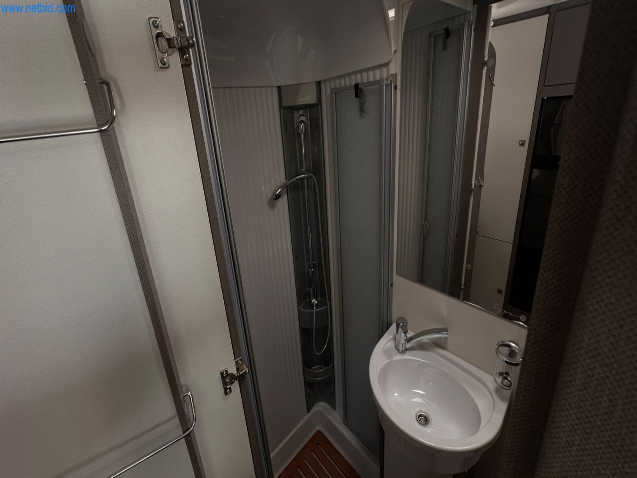 Motorhomes and recreational vehicles, travel trailers, caravan accessories, trucks, office and workshop equipment-5