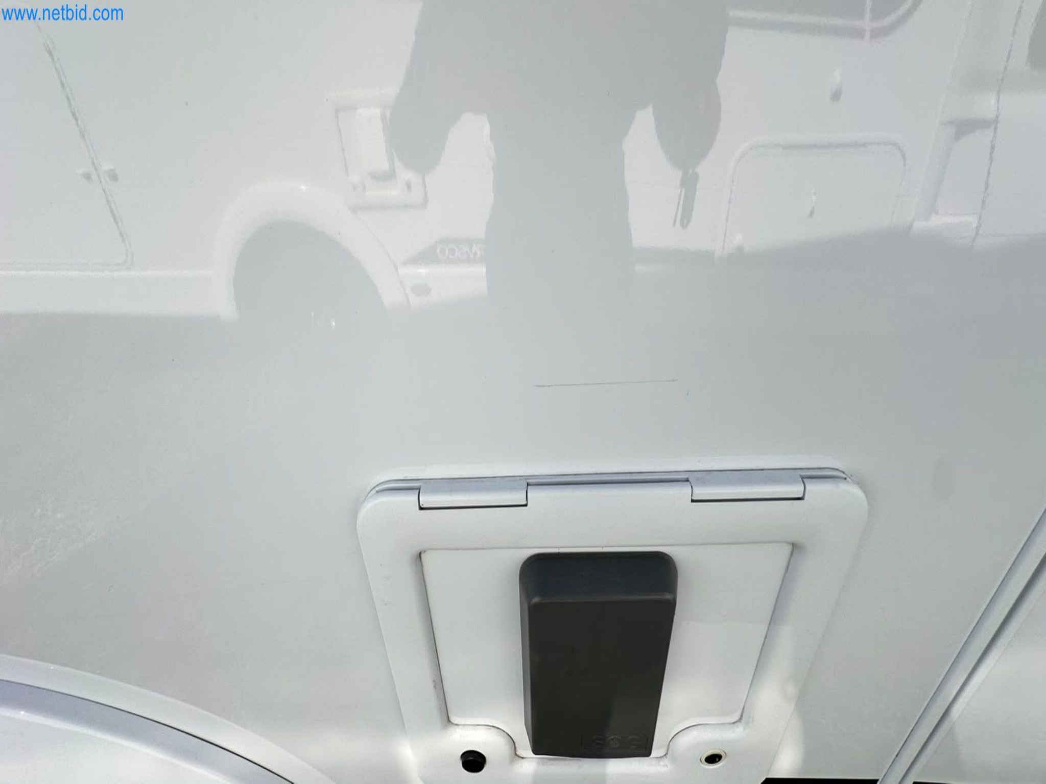 Motorhomes and recreational vehicles, travel trailers, caravan accessories, trucks, office and workshop equipment-10