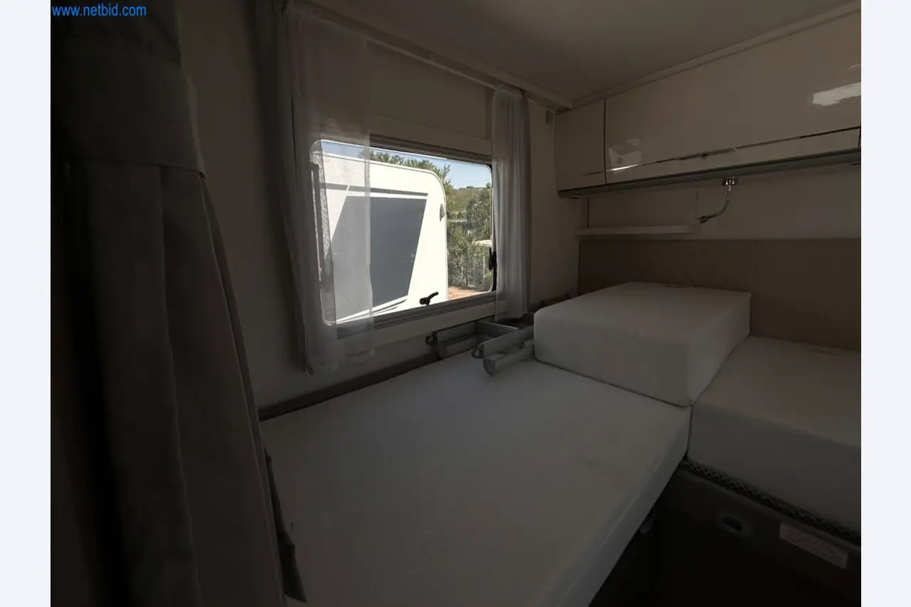 Motorhomes and recreational vehicles, travel trailers, caravan accessories, trucks, office and workshop equipment-12