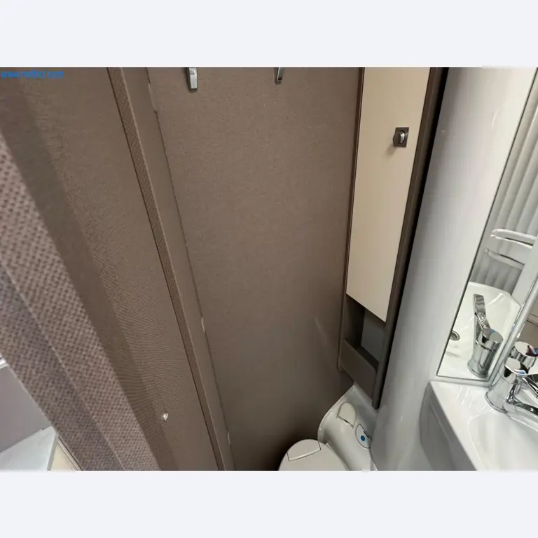 Motorhomes and recreational vehicles, travel trailers, caravan accessories, trucks, office and workshop equipment-15
