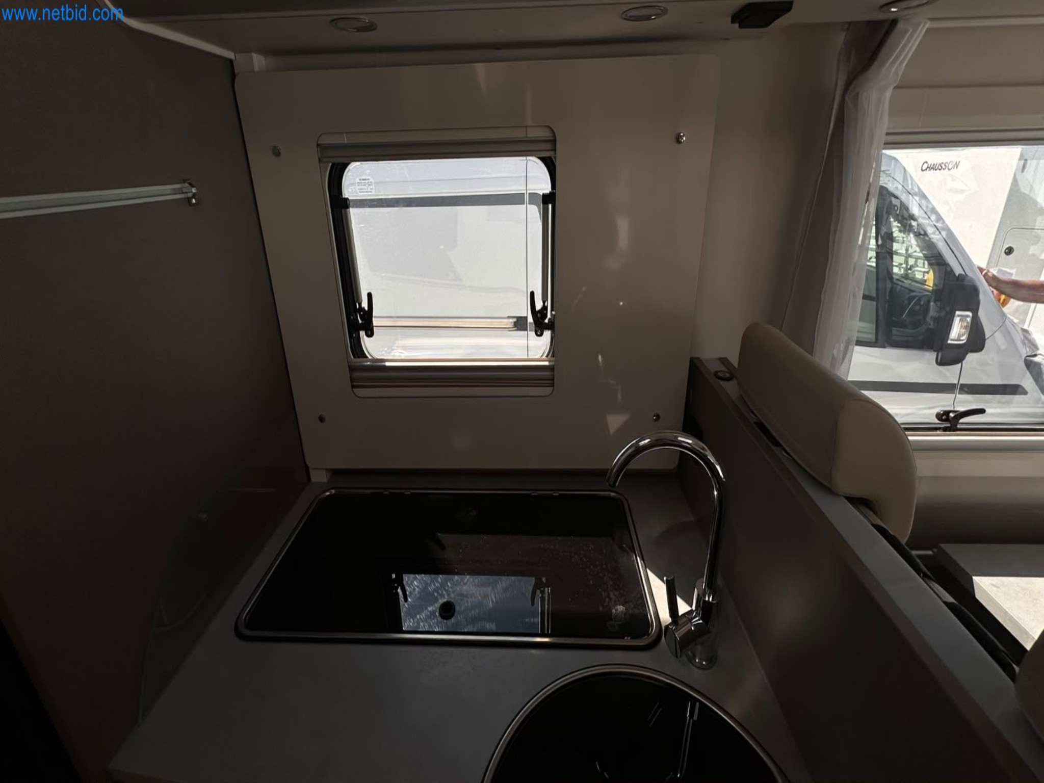 Motorhomes and recreational vehicles, travel trailers, caravan accessories, trucks, office and workshop equipment-8