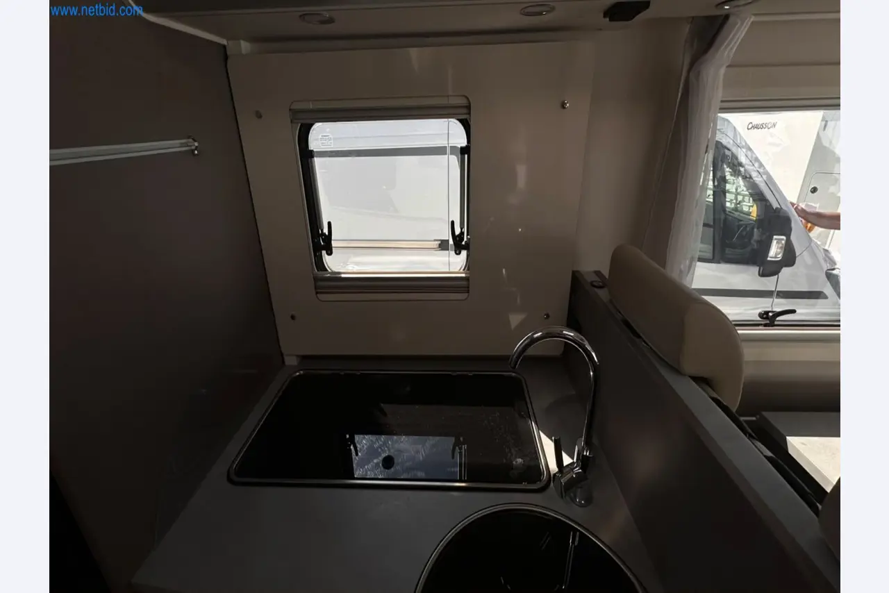 Motorhomes and recreational vehicles, travel trailers, caravan accessories, trucks, office and workshop equipment-8